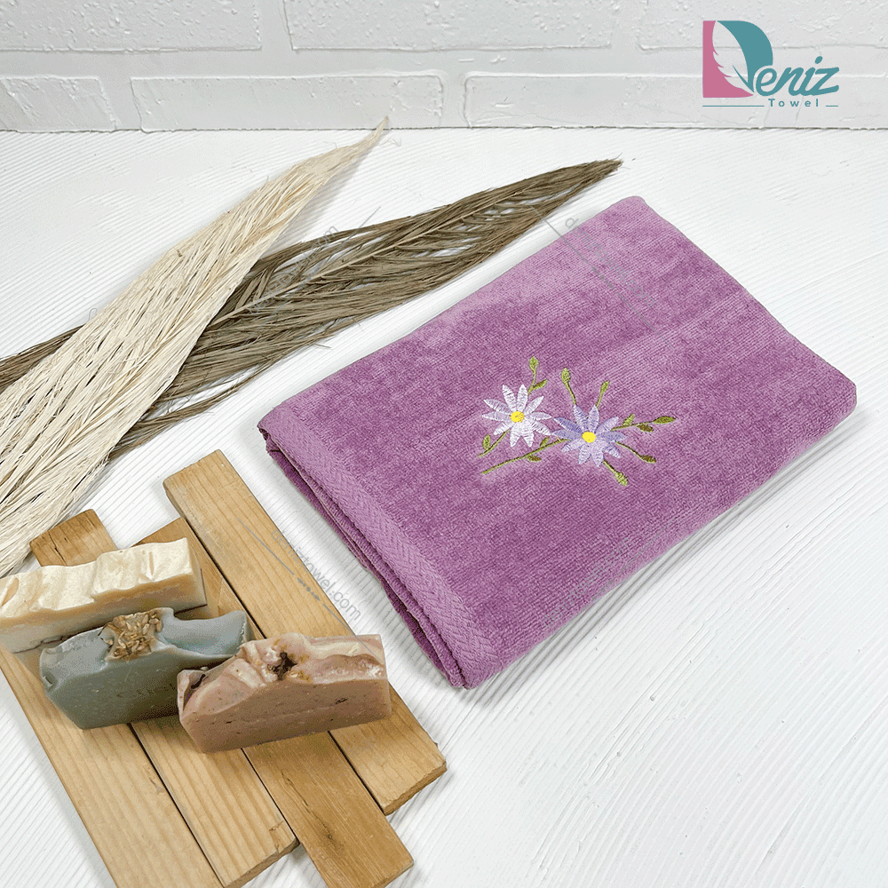 حوله دستی گلدوزی مایسا رنگ بنفش