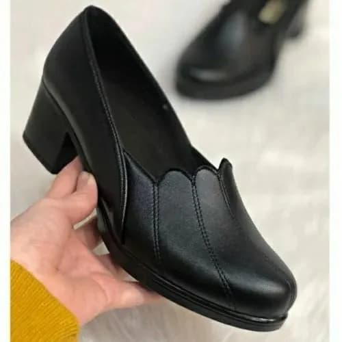کفش پاشنهدار زنانه چرم مصنوعی مشکی مدل دل آرا — تصویر ۲
