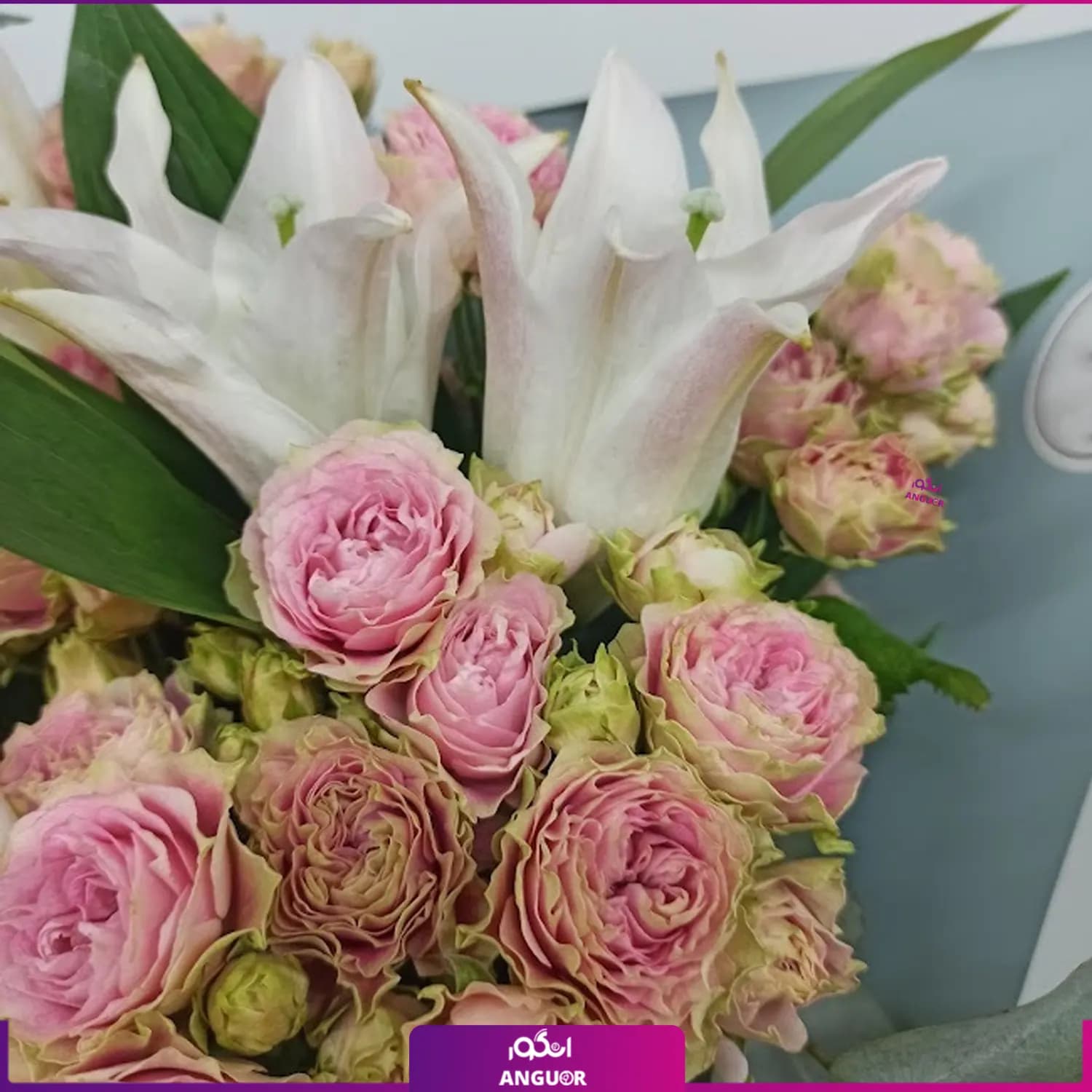دسته گل لیلیوم و رز مینیاتوری صورتی — تصویر ۳