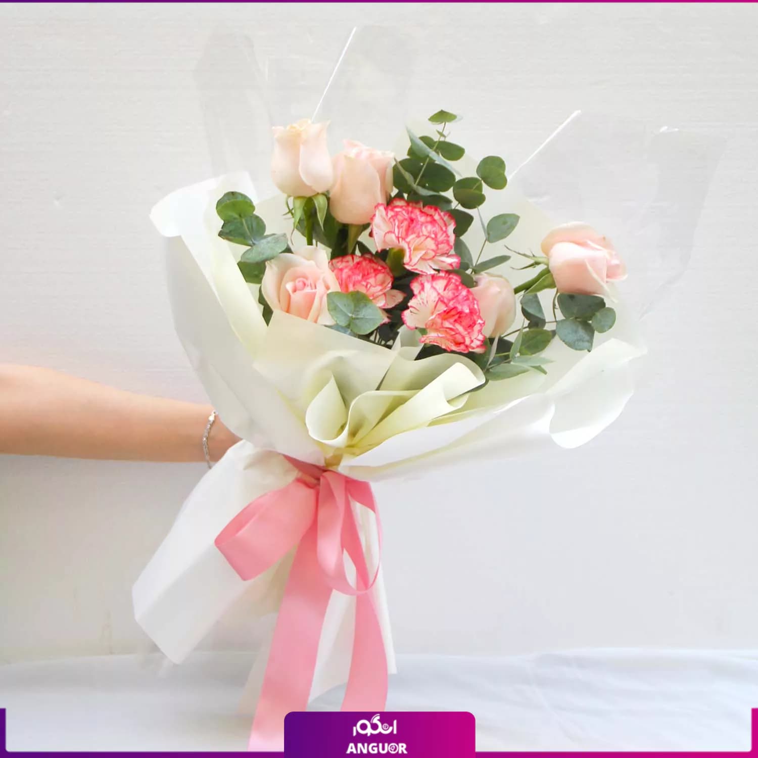 دسته گل ترکیبی رز و میخک — تصویر ۲