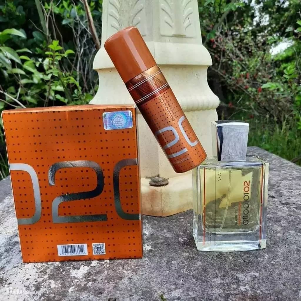 عطر ادکلن زنانه مردانه اسنتریک مولکول 02 فراگرنس ورد (Fragrance Wrold Escentric 02 Escentric Molecules) حجم 100 میل با اسپری رایگان — تصویر ۳