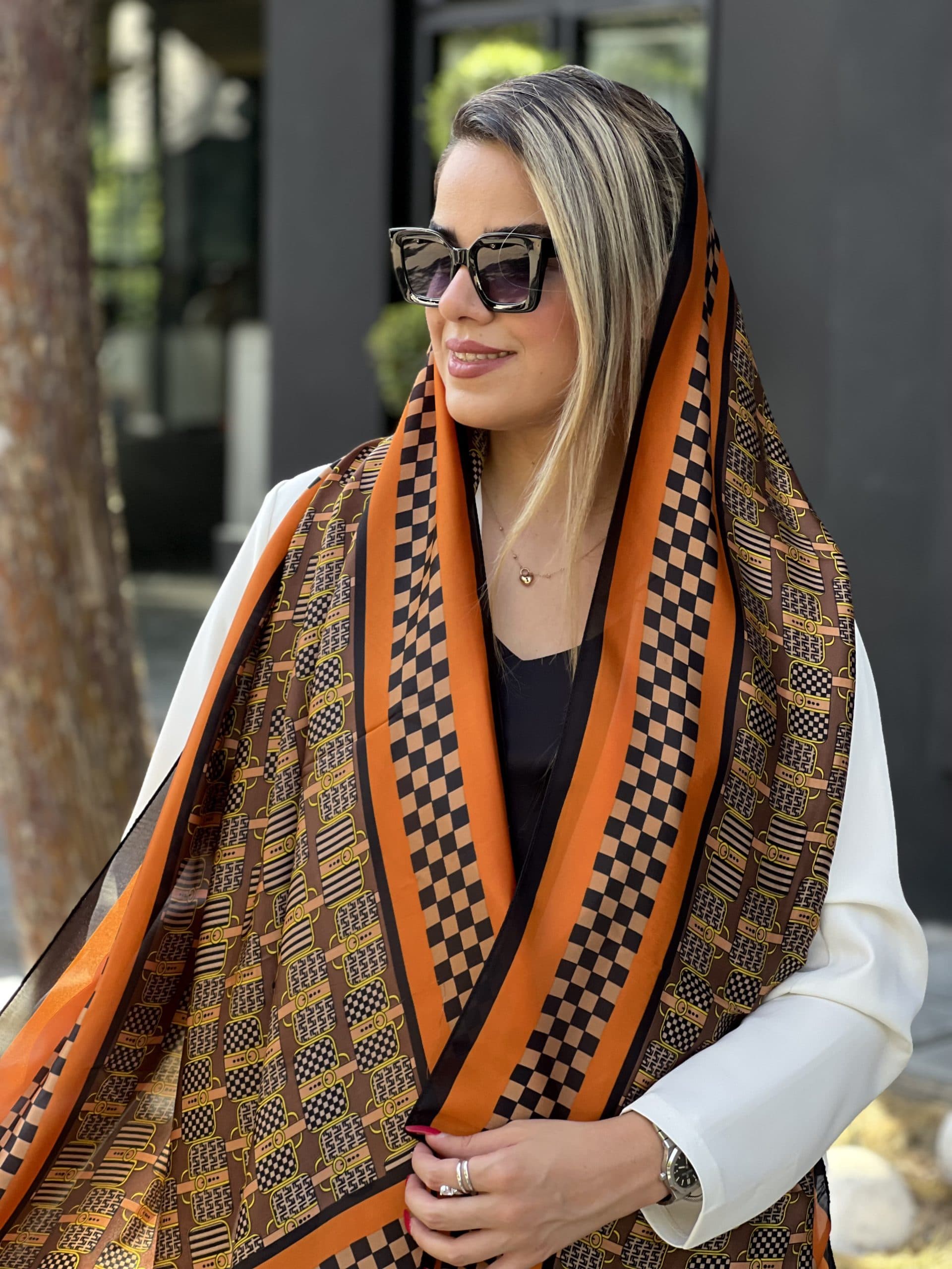 شال ابریشم فندی
