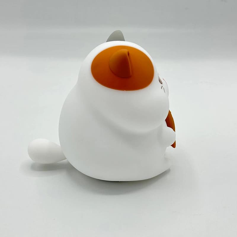 چراغ خواب رومیزی فانتزی CAT مدل XR-MM-L2406 — تصویر ۳