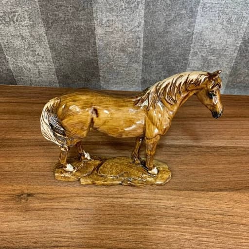 مجسمه اسب رومیزی آرام طرح چوب — تصویر ۸