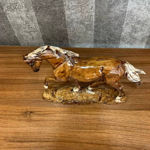 مجسمه اسب رومیزی طرح چوبی — تصویر ۵
