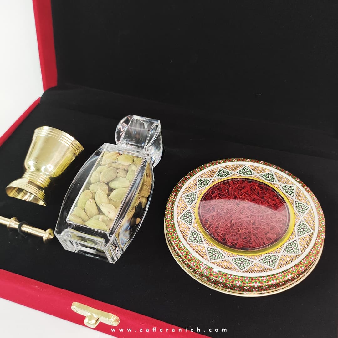 پک هدیه مخمل زعفران و هل نسیم — تصویر ۵