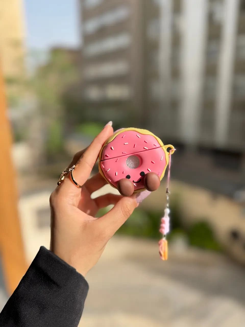 کاور ایرپاد دونات صورتی سیلیکونی با آویز (کدa0237) — تصویر ۵