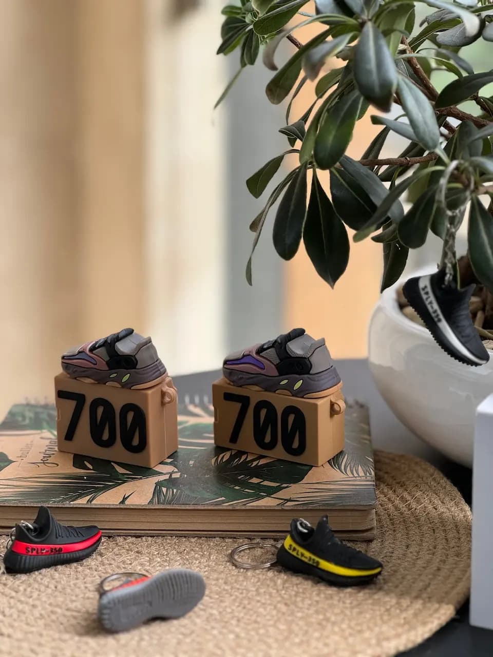 کاور ایرپاد Adidas YEEZY 700 (کدa0076) — تصویر ۳