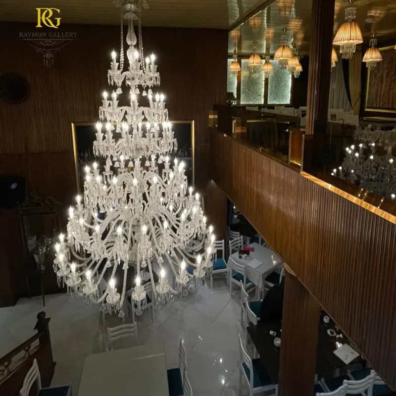 لوستر فوق لوکس باکارات سفید طبقاتی (148شعله) — تصویر ۳