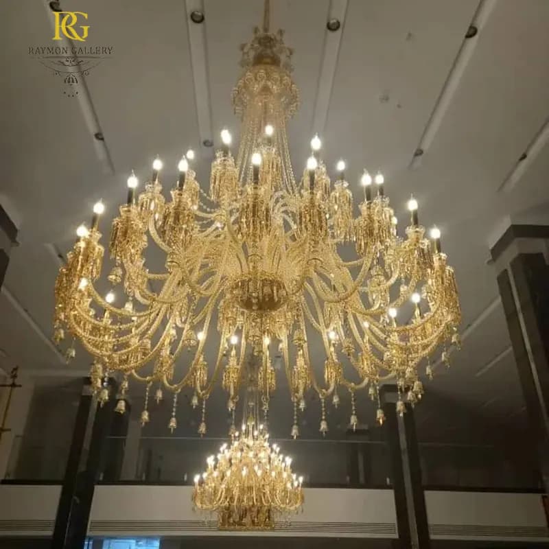 لوستر باکارات طلایی با طراحی اشرافی(65 شاخه) — تصویر ۳