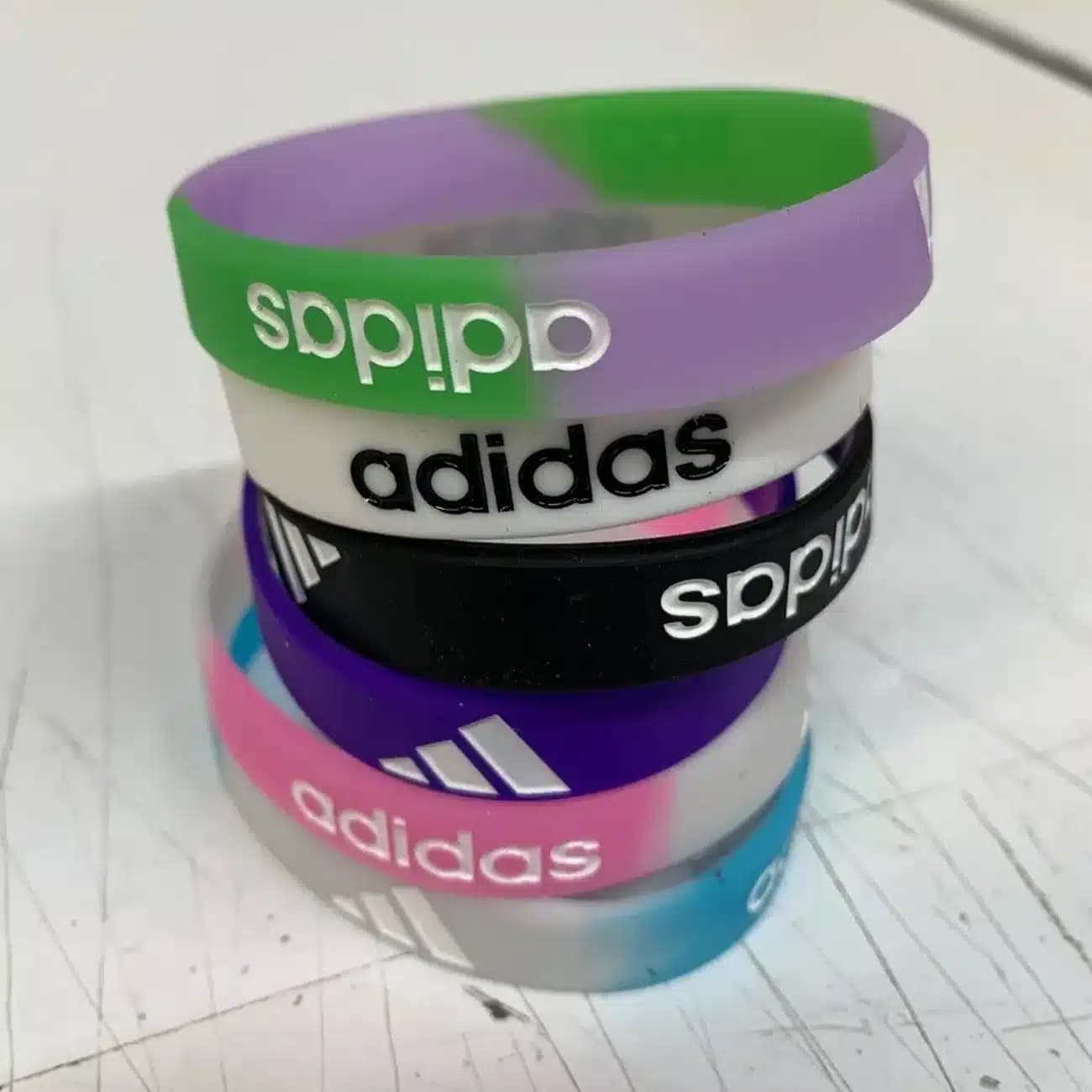 مچ بند ورزشی سیلیکونی آدیداس Adidas — تصویر ۵