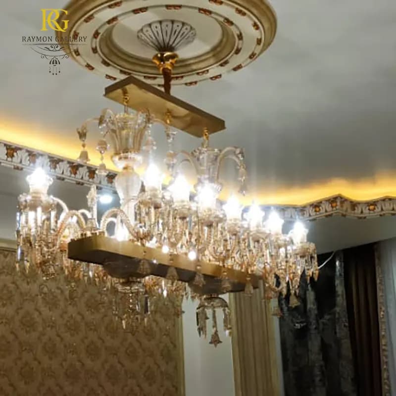 لوستر باکارات خطی طلایی مستطیلی با آویز های زنگوله ای (16شاخه) — تصویر ۳