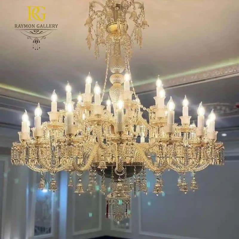 لوستر باکارات طبقاتی کرم شامپاینی پر آویز (32 شاخه) — تصویر ۲