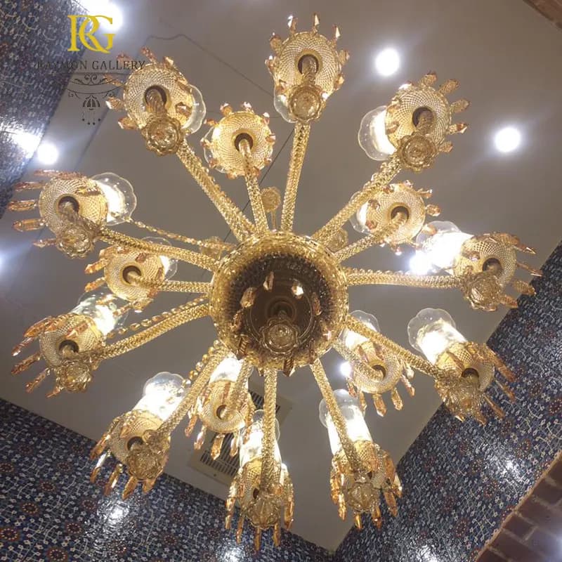 لوستر باکارات طلایی پر آویز و حباب دار بلوری(12 شاخه) — تصویر ۳