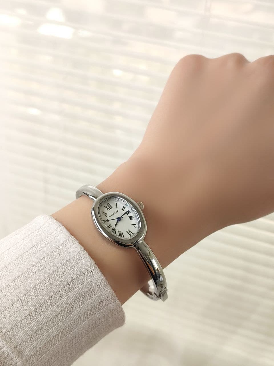 ساعت زنانه النگویی مارک کارتیر CARTIER کیفیت عالی رنگ ثابت کد 1924484