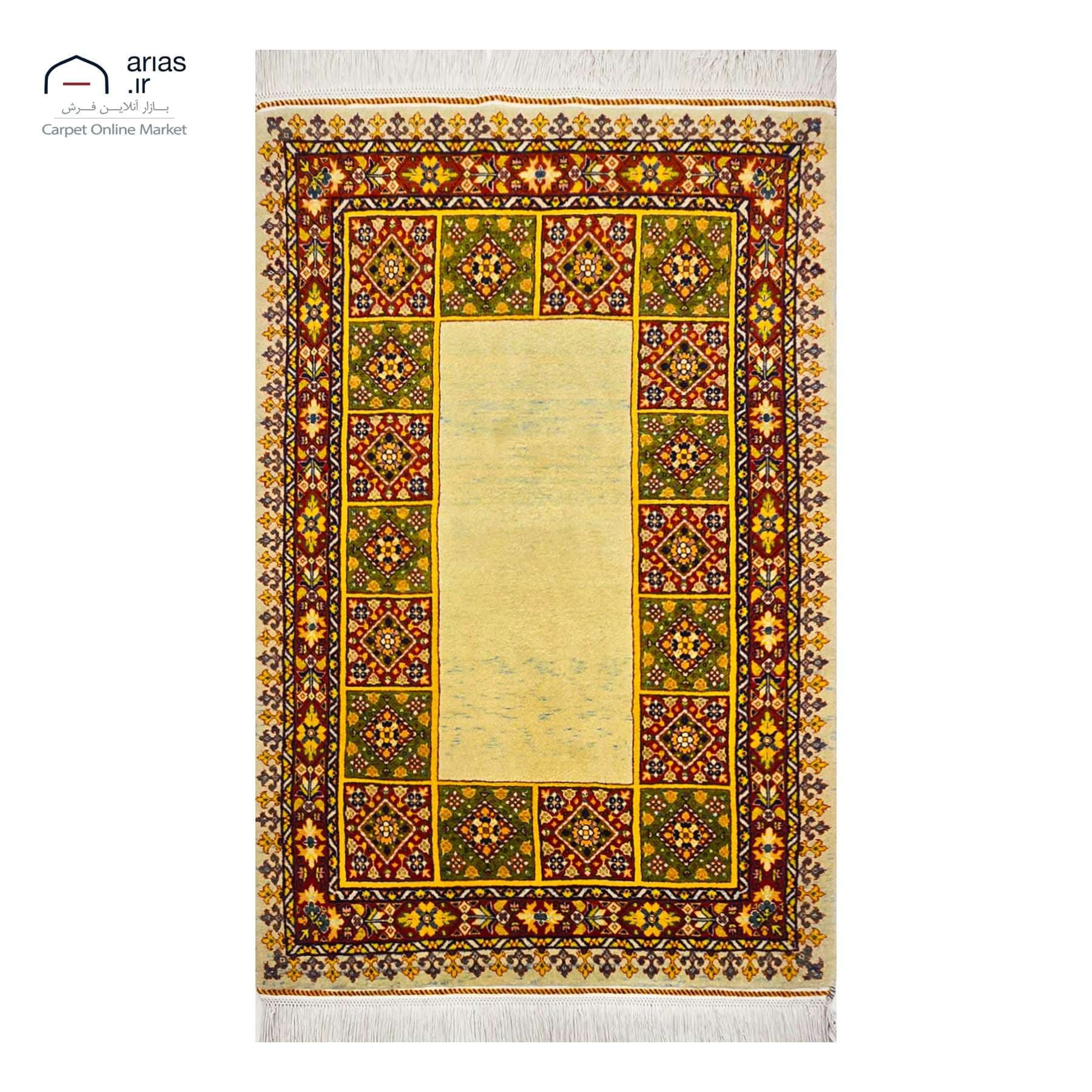 فرش دستباف عشایری ذرع و نیم کف ساده زمینه کرم بافت سیرجان کد D11102