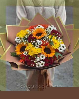دسته گل لیلیوم و رز لوکس برای سلیقه‌های سخت‌پسند