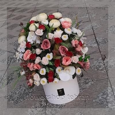 بازار گل و گیاه لشگری با گلهای تازه و دیزاین حرفهای