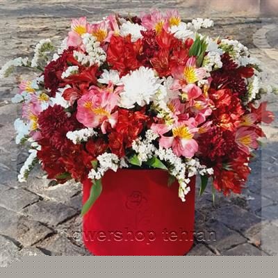 دسته گل لاکچری برای تولد با دیزاین حرفهای برای عکسهای خاطرهانگیز