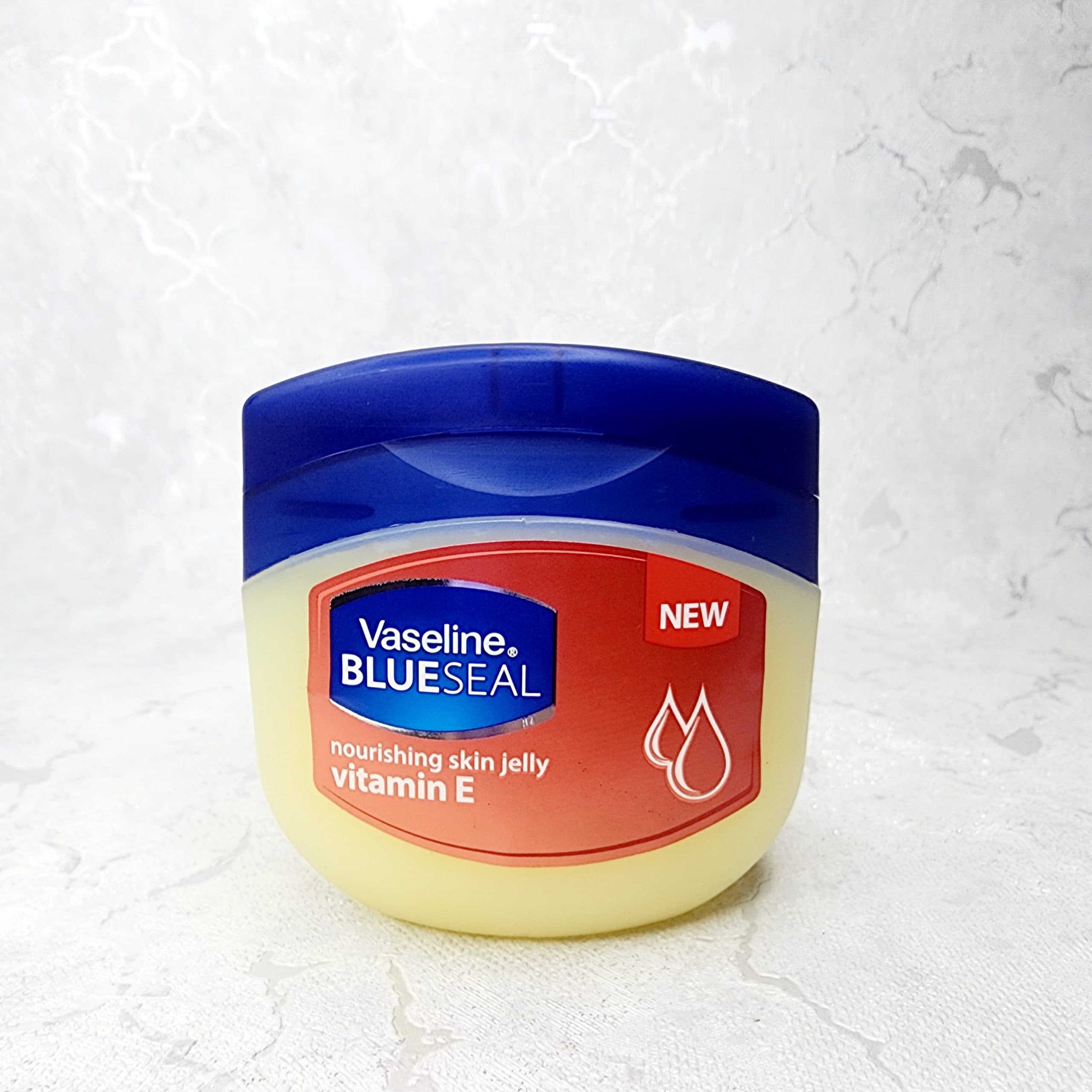 وازلین حاوی ویتامین Vaseline Vitamin E حجم 250 میلی لیتر