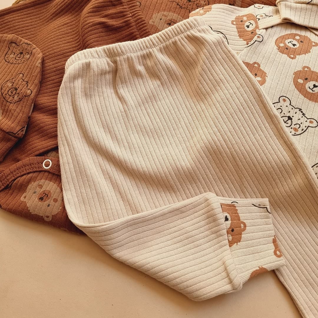 ست سه تیکه بادی شلوار و کلاه طرح تدی از برند baby point ترکیه – کد LK1136 — تصویر ۱۲