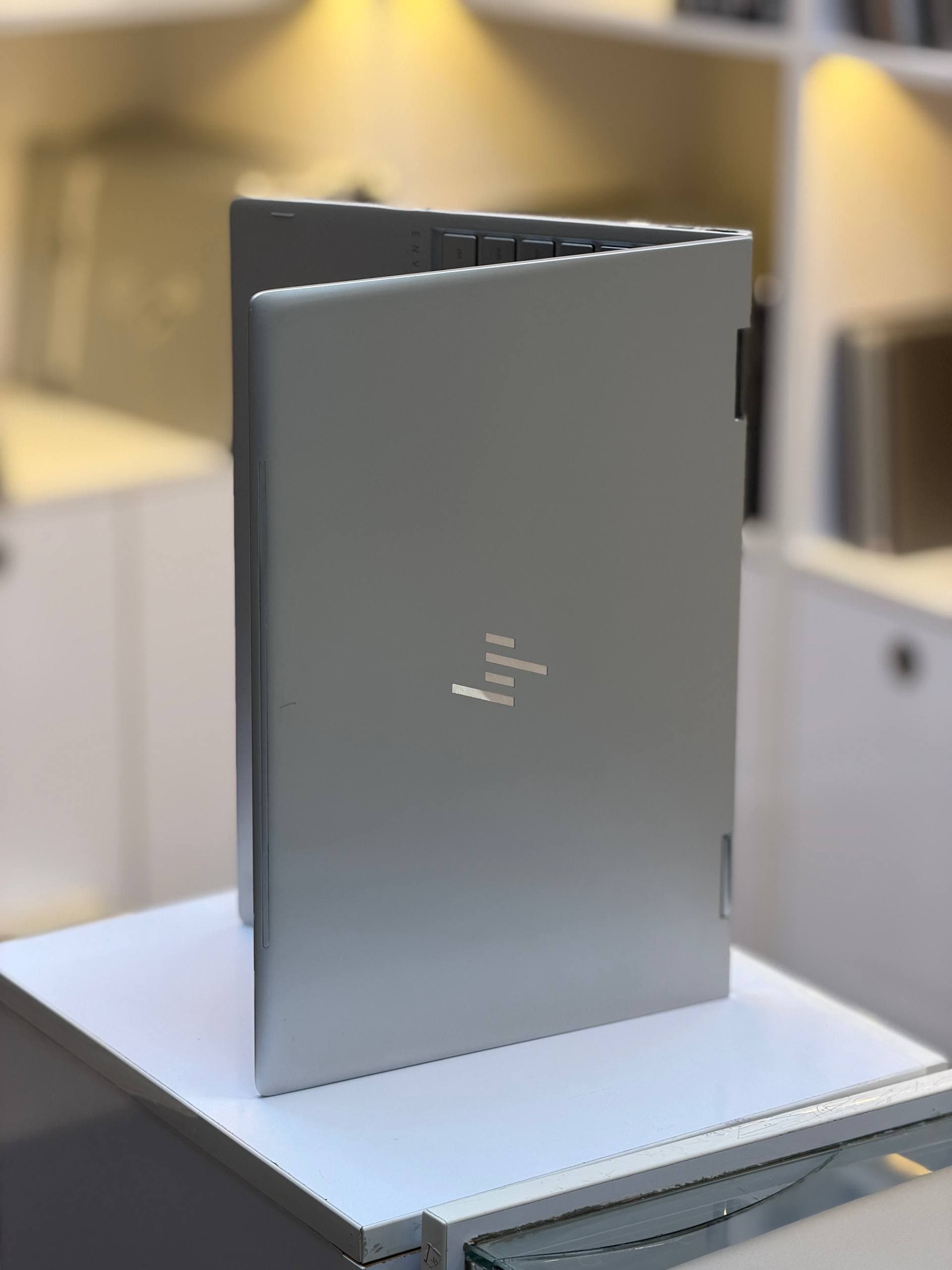 لپ تاپ HP Envy 15 i5(8250U) 12GB-256SSD-Intel UHD X360 Touch — تصویر ۸