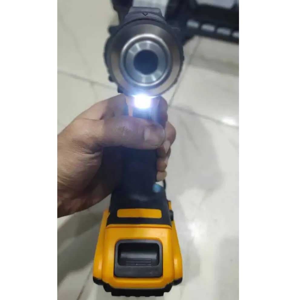 دریل شارژی پیچ گوشتی چکشی دیوالت 24 ولت DEWALT DCD701M — تصویر ۱۲