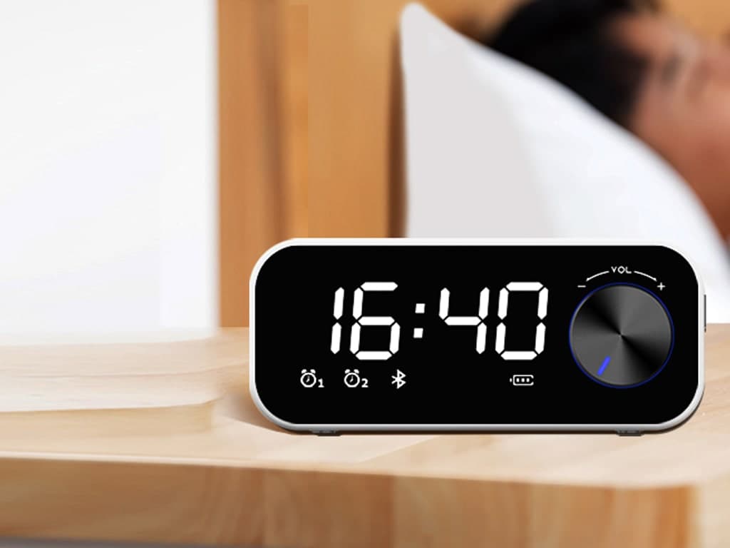 اسپیکر بلوتوث همراه با ساعت آلارم دار رچی Recci Clock Bluetooth Wireless Speaker RSK-W11 — تصویر ۵