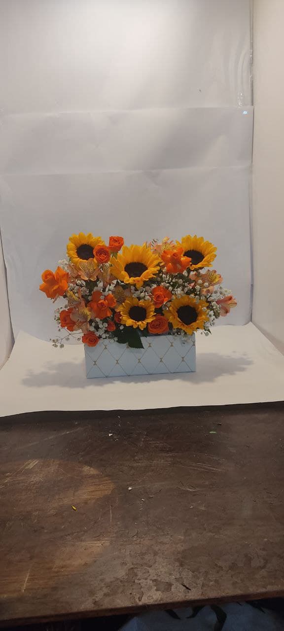 باکس گل طرح شیرین — تصویر ۳