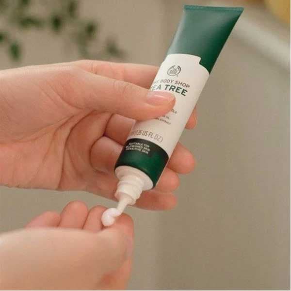 کرم آبرسان بادی شاپ مدل تی تری TEA TREE — تصویر ۳