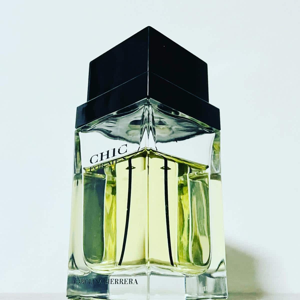 عطر ادکلن کارولینا هررا شیک مردانه اصل | Carolina Herrera Chic for Men 100 ml — تصویر ۴