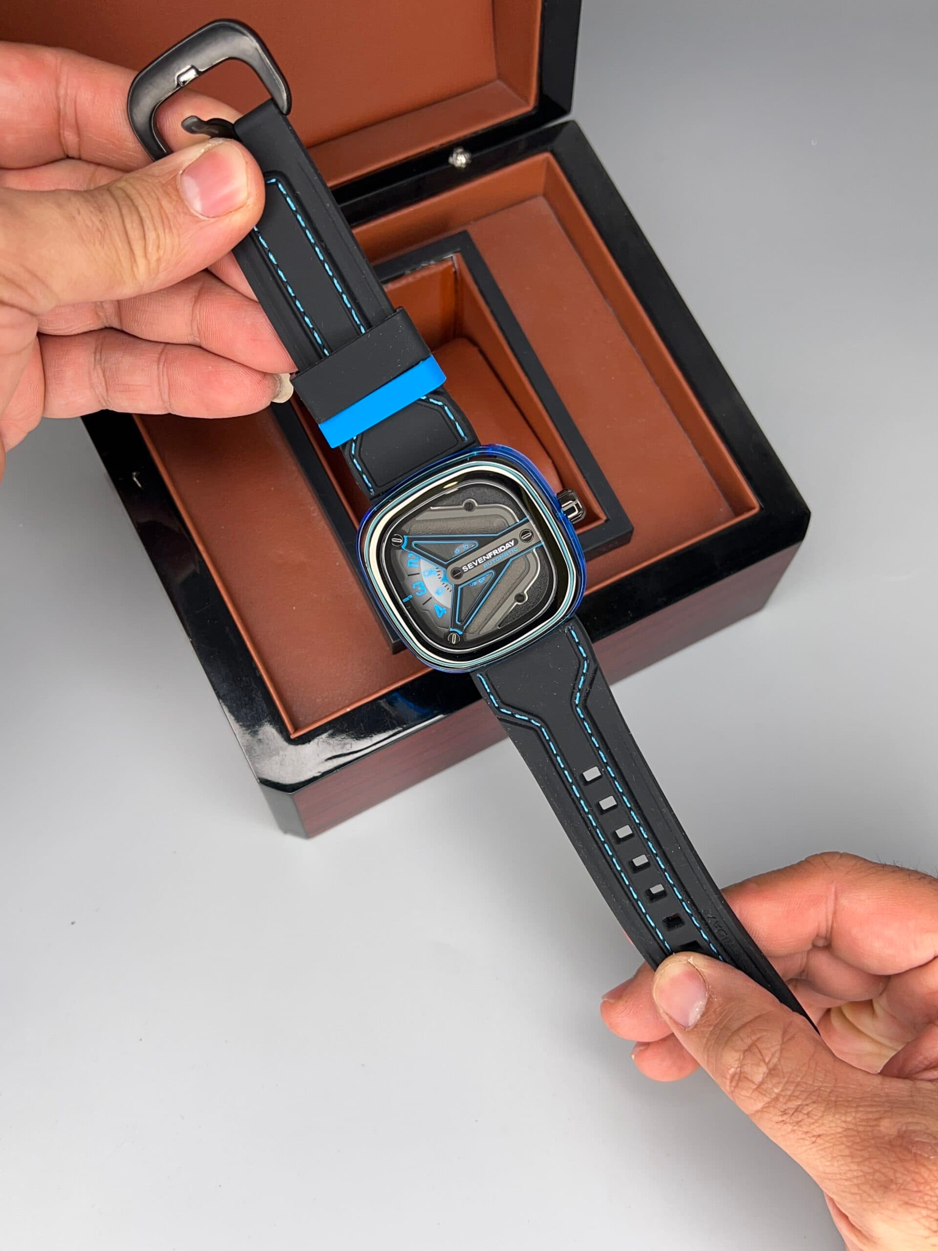 ساعت مچی مردانه سون فرایدی Sevenfriday 1991 — تصویر ۶