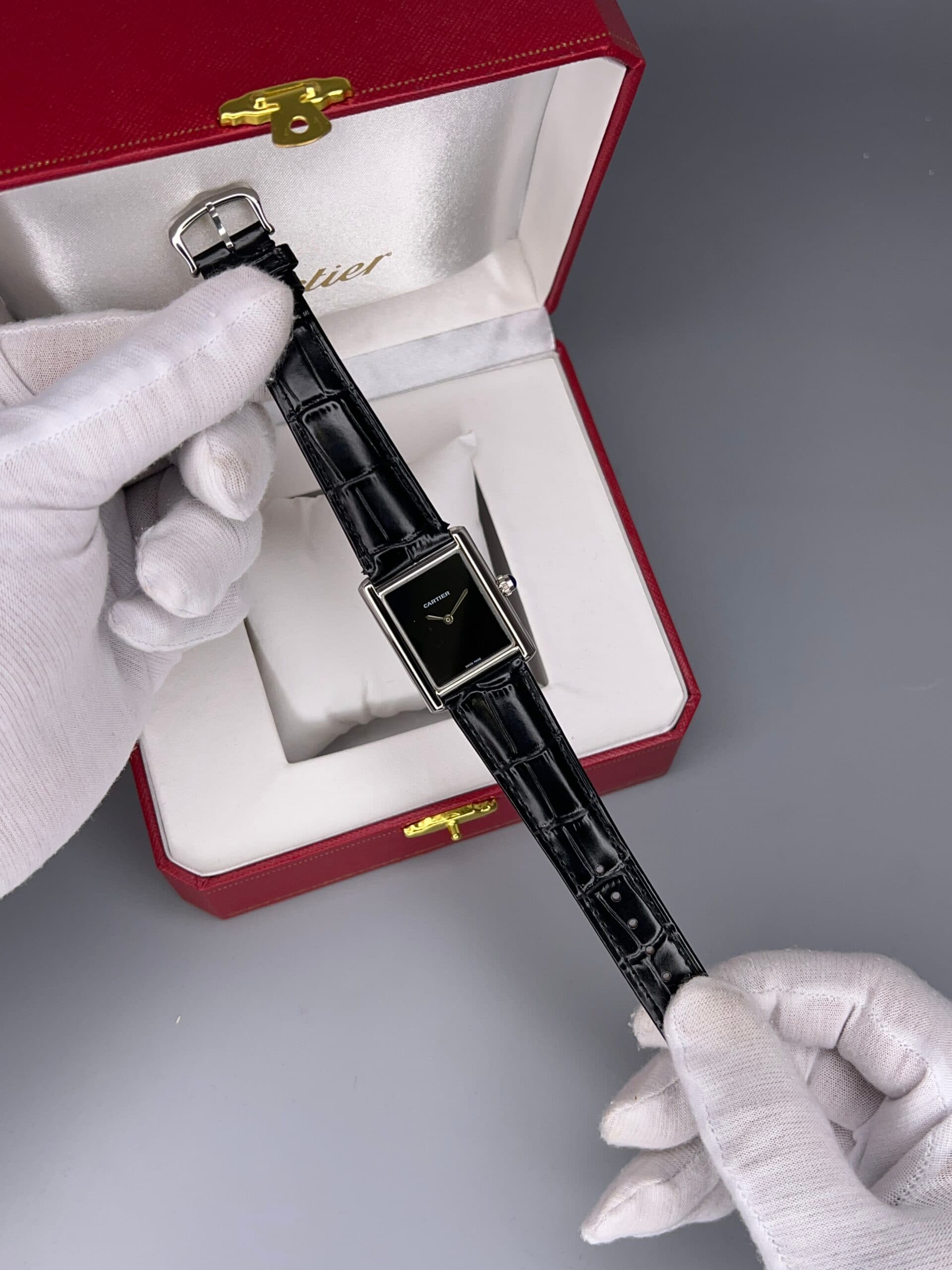 ساعت مچی زنانه کارتیر سیلور صفحه مهندسی Cartier CR548 — تصویر ۷