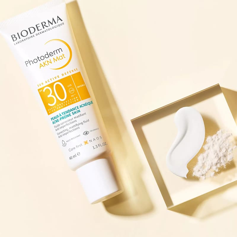 کرم ضدآفتاب بایودرما Photoderm AKN Mat SPF 30 — تصویر ۶