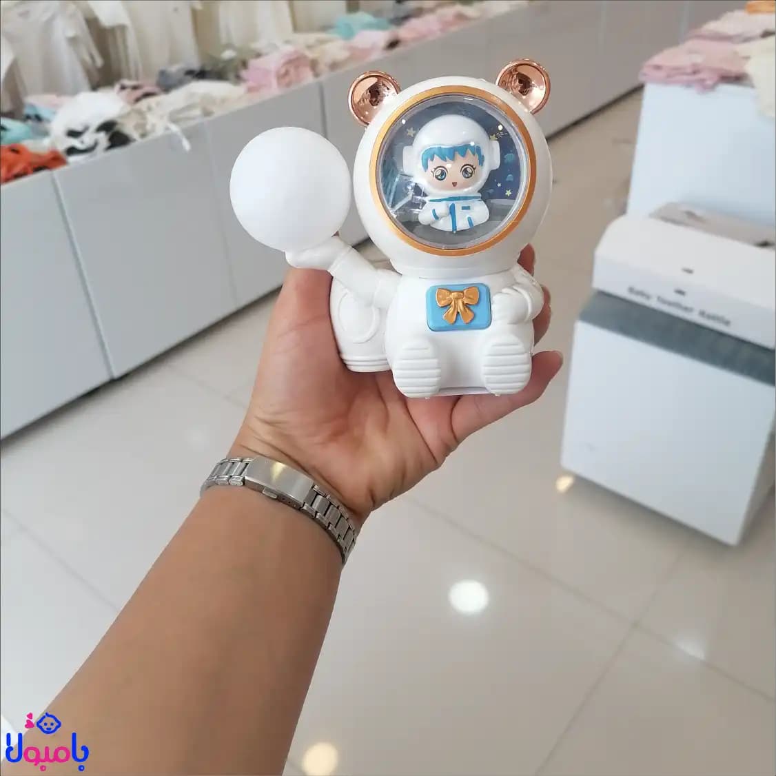 چراغ خواب شارژی اتاق کودک طرح فضانورد — تصویر ۳