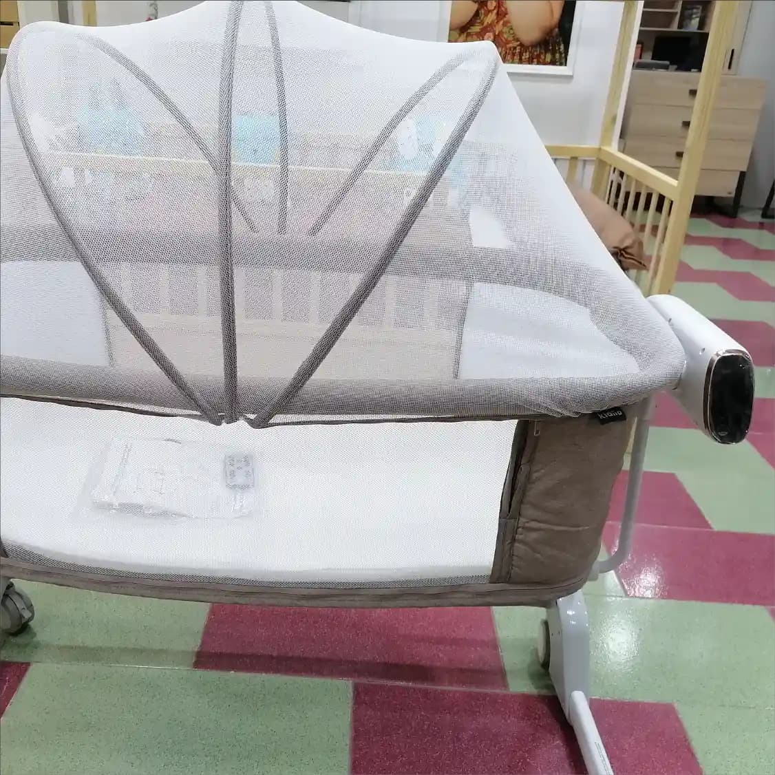 گهواره و تخت کنار مادر برقی کیدیلو مدل 506 — تصویر ۸