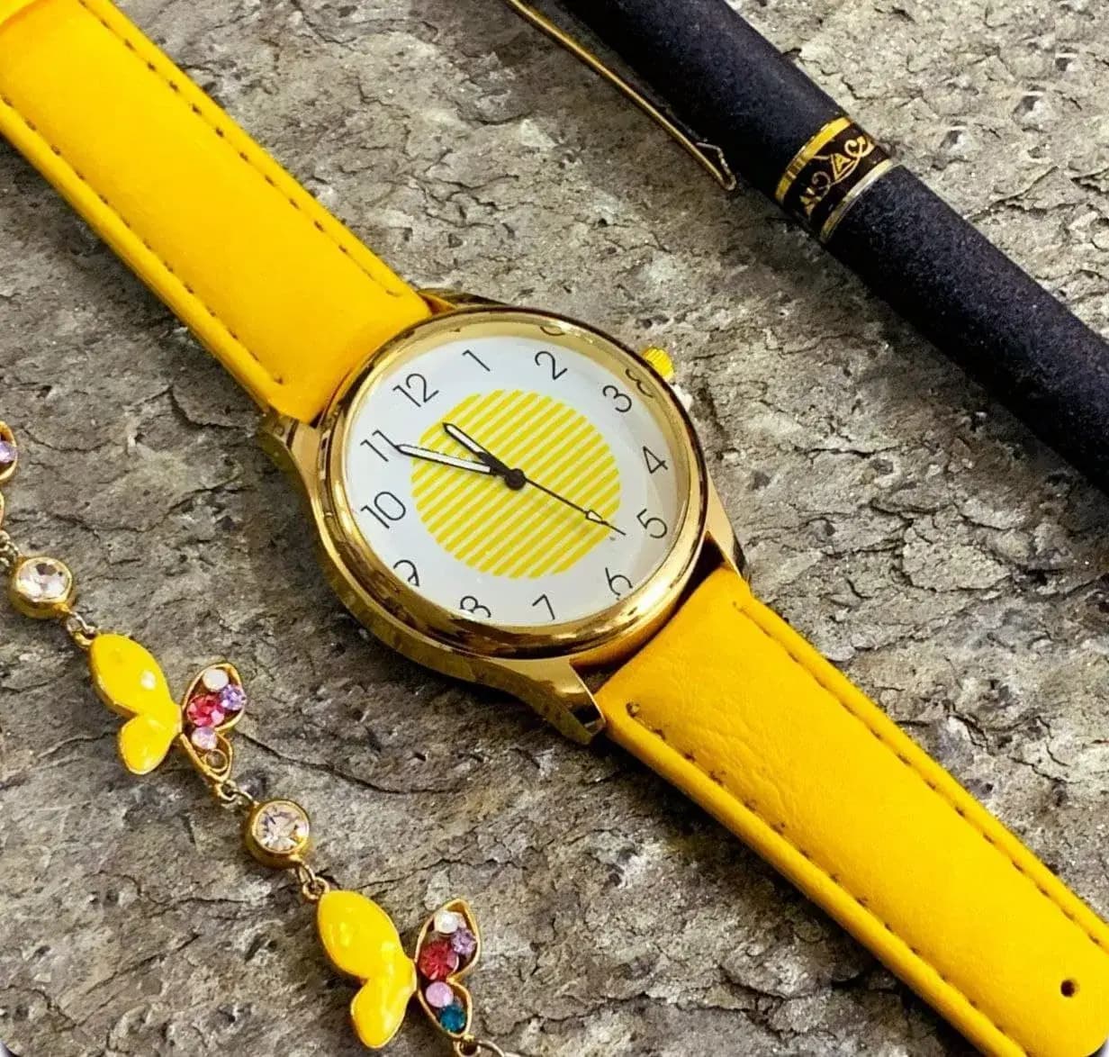 ⌚️‏‌‎ساعت مچی زنانه فانتزی زرد — تصویر ۶