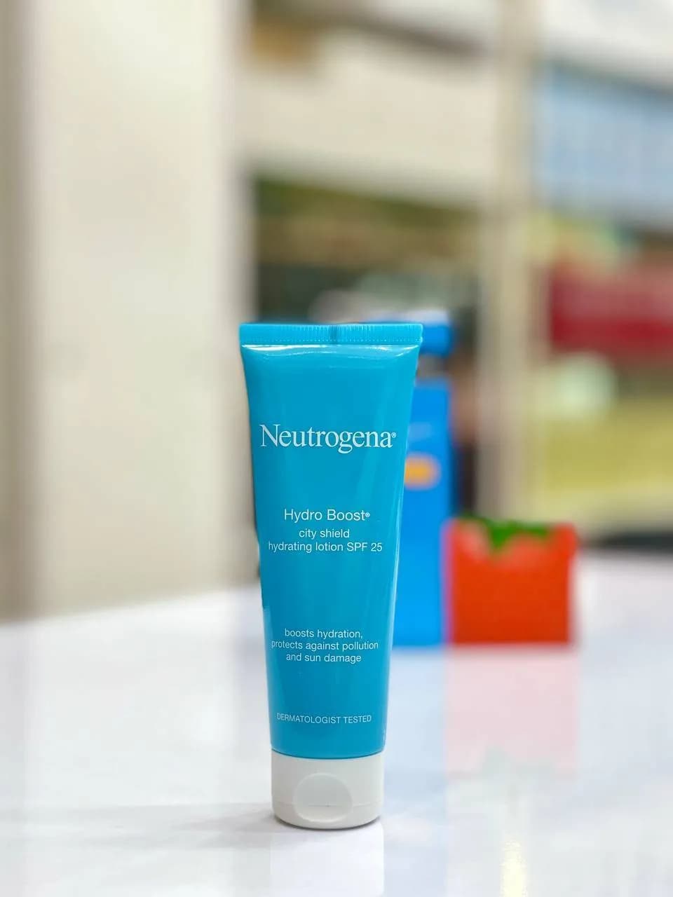 ضد آفتاب بدون رنگ نوتروژینا SPF 25 مدل hydroboost حجم 50 میلی لیتر — تصویر ۲