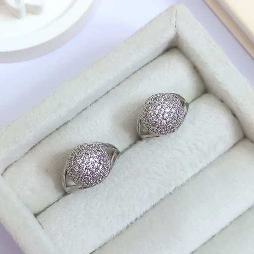 انگشتر زنانه و دخترانه طرح گنبدی رنگ نقره ای زیبا و خوش دست همراه تخفیف ویژه — تصویر ۳