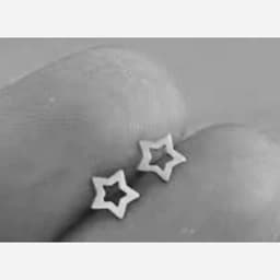 گوشواره نقره میخی مدل ستاره تو خالی — تصویر ۲