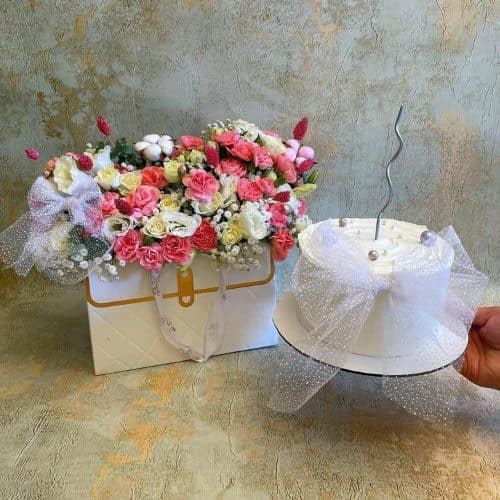گل و کیک و عروسک بادکنک تبریک نوزاد به دنیا اومده