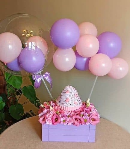 سبد گل و کیک به مناسبت بارداری