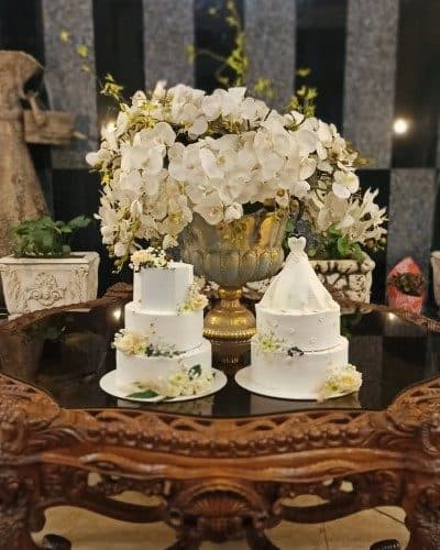 سبد گل و کیک به مناسبت روز خبرنگار