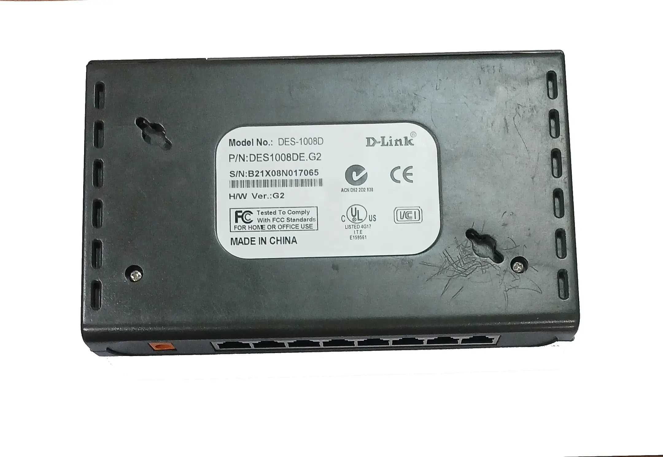 سوییچ 8 پورت D-Link مدل DES-1008D (کارکرده) — تصویر ۲