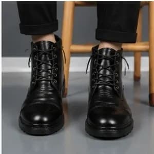 ست نیم بوت مردانه و کمربند چرم صنعتی مشکی اسپرت — تصویر ۷