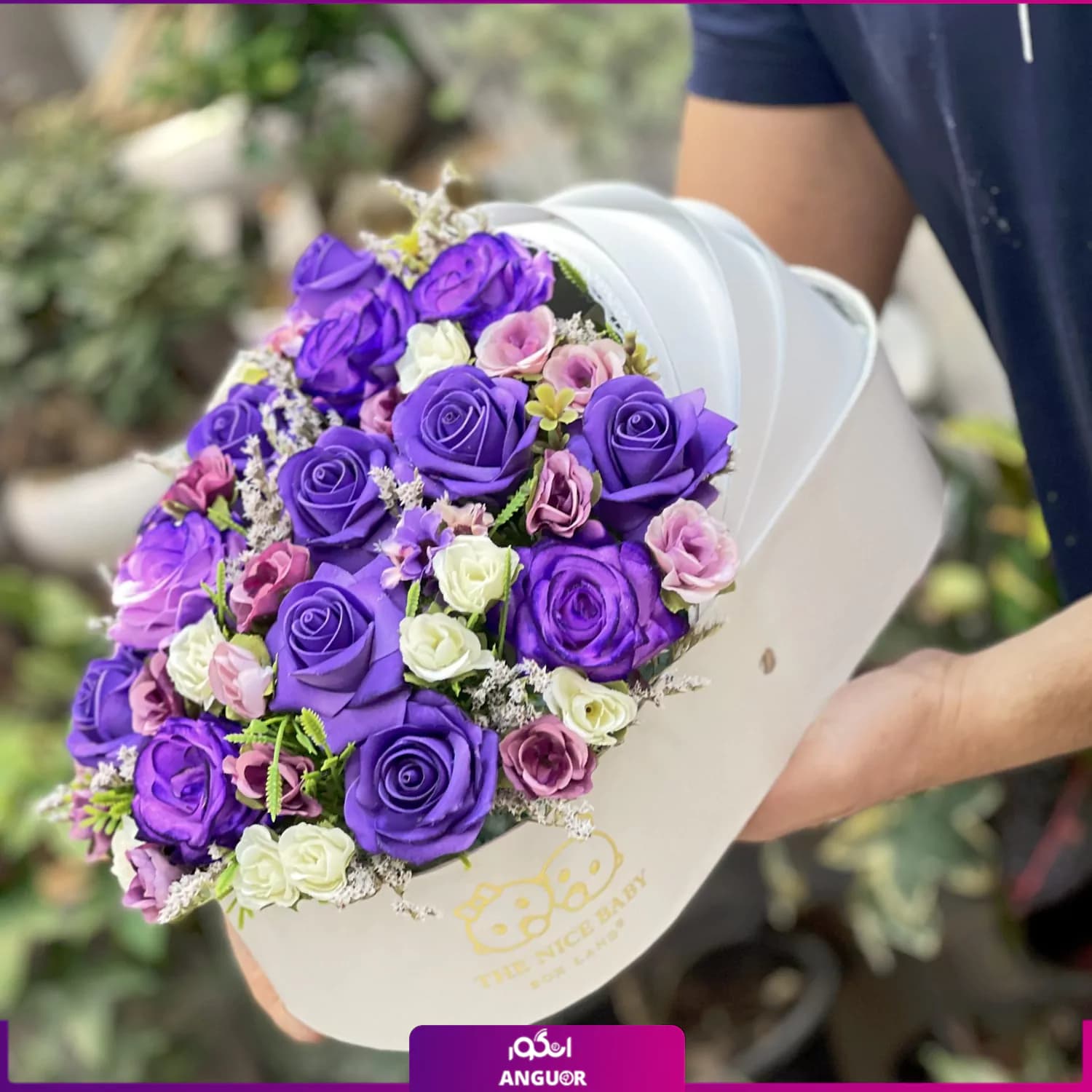باکس گل مصنوعی مدل گهواره‌ای با تم بنفش