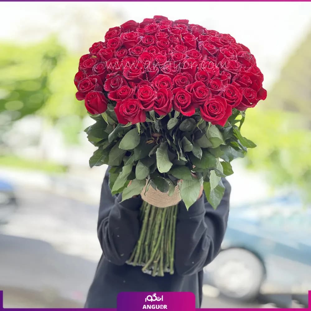 دسته گل رز قرمز 70 شاخه