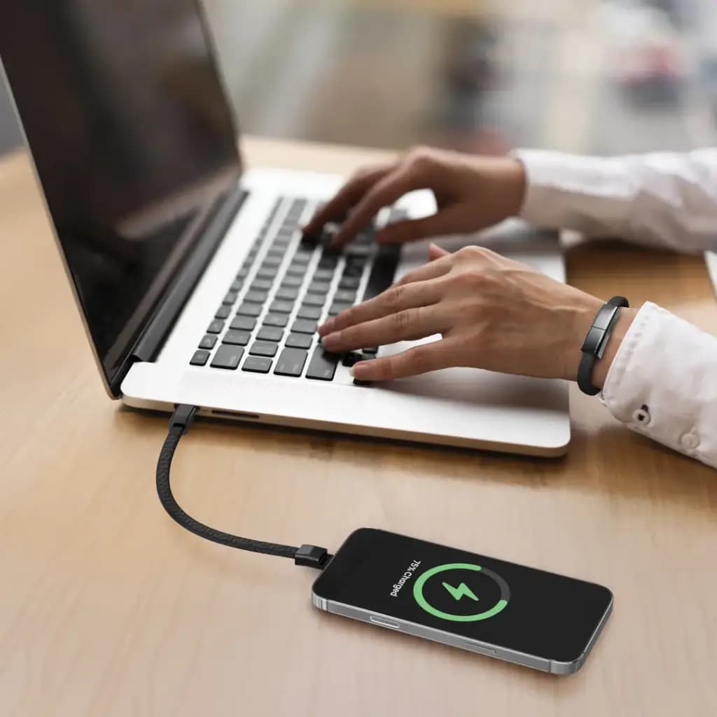 کابل مچی USB-C به Lightning پرودو با قفل مغناطیسی استیل مدل PDETK21BR Porodo USB-C to Lightning Wristband Cable Magnetic Steel Clasp — تصویر ۲