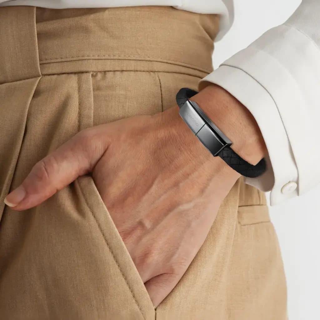 کابل مچی USB-C به Lightning پرودو با قفل مغناطیسی استیل مدل PDETK21BR Porodo USB-C to Lightning Wristband Cable Magnetic Steel Clasp — تصویر ۴