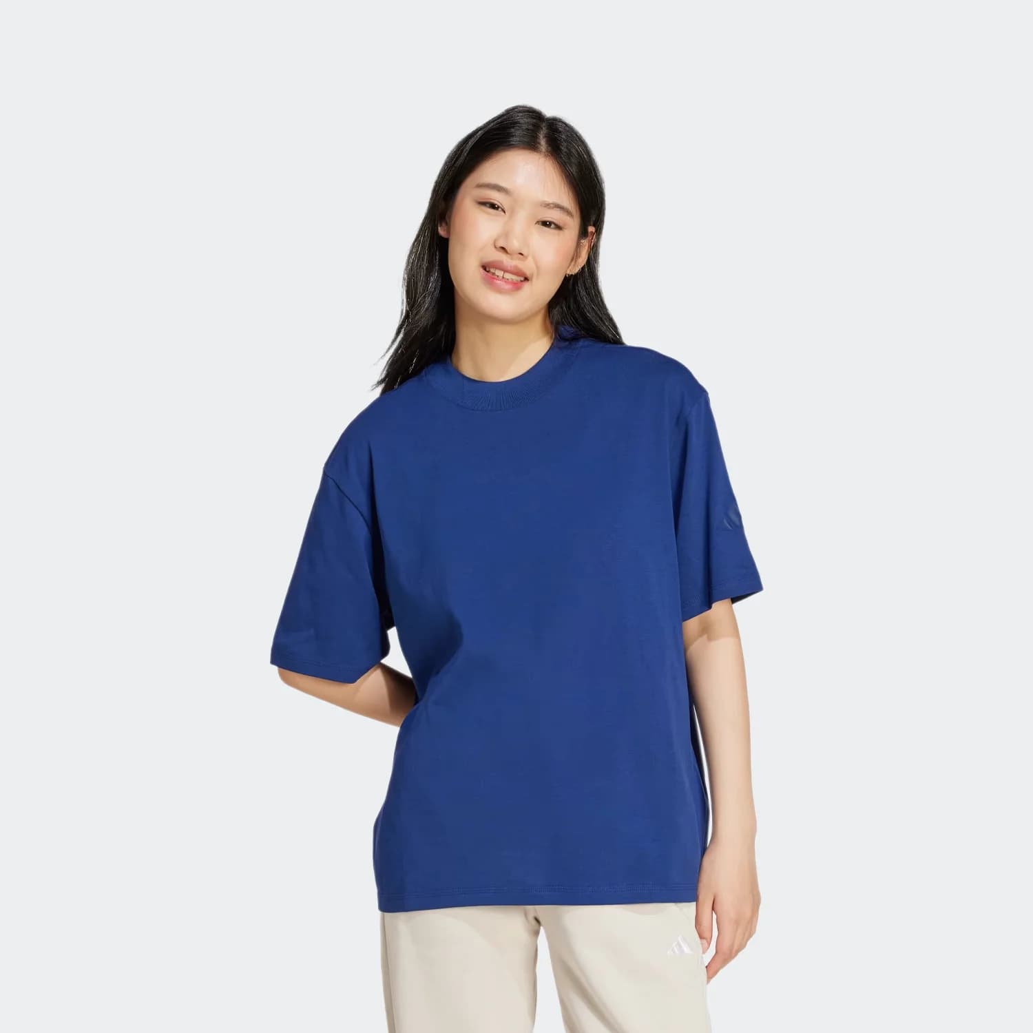 تیشرت زنانه آدیداس مدل Essentials Contemporary Logo Boyfriend T-Shirt — تصویر ۵